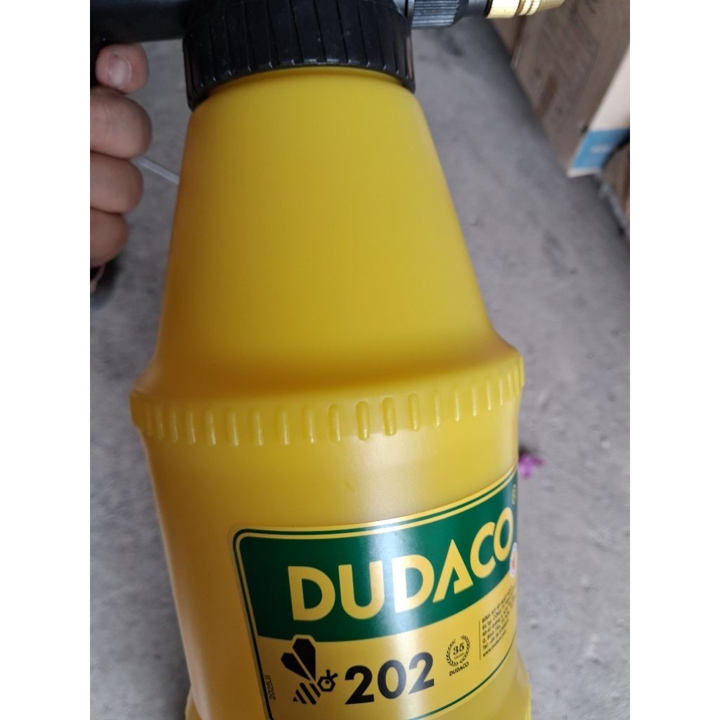 Bình phun tuới cây DADACO 2lit Chất Lượng Cao. Phun sương,, phun tía xa linh hoạt