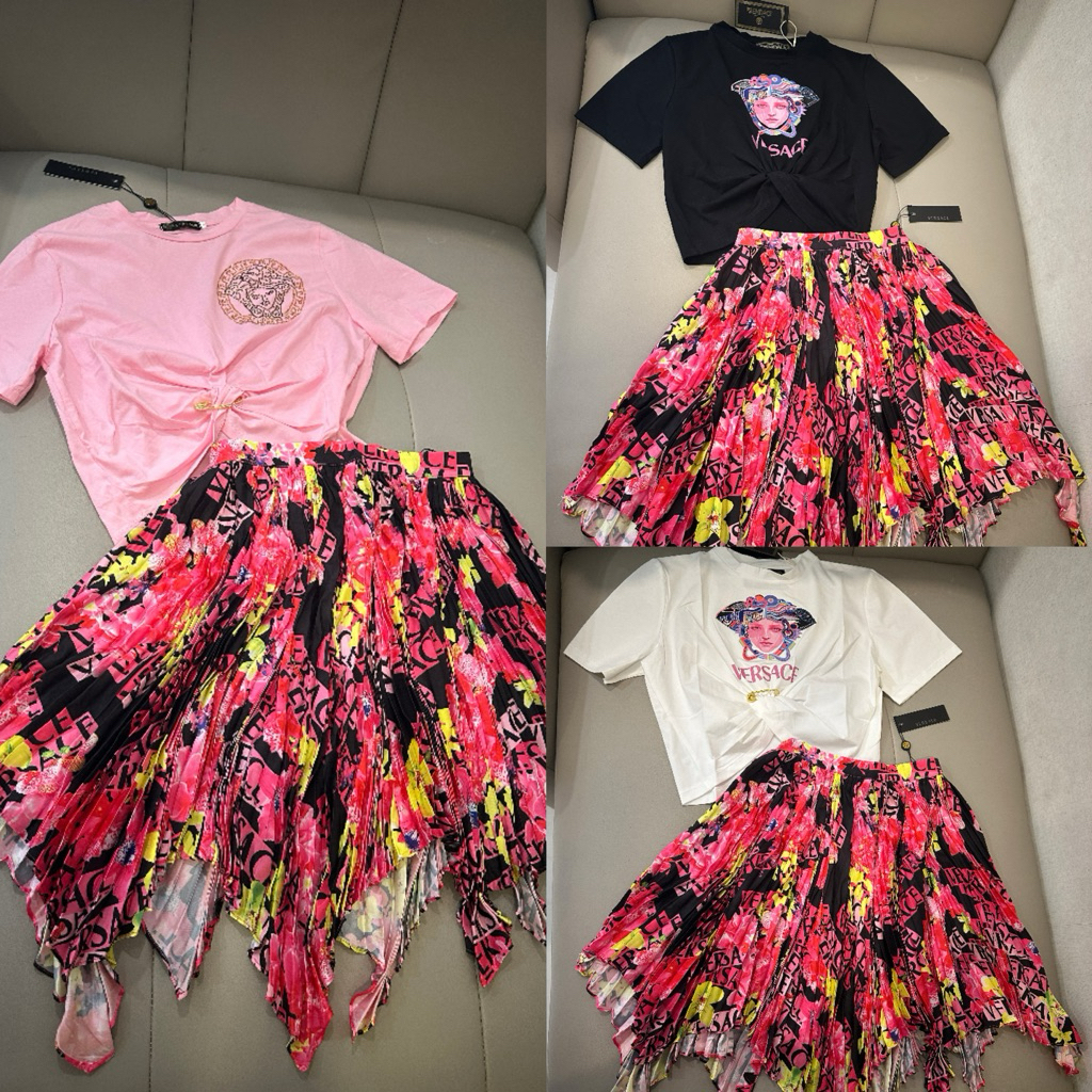 set áo croptop chữ Versace và váy ngắn xinh hè
