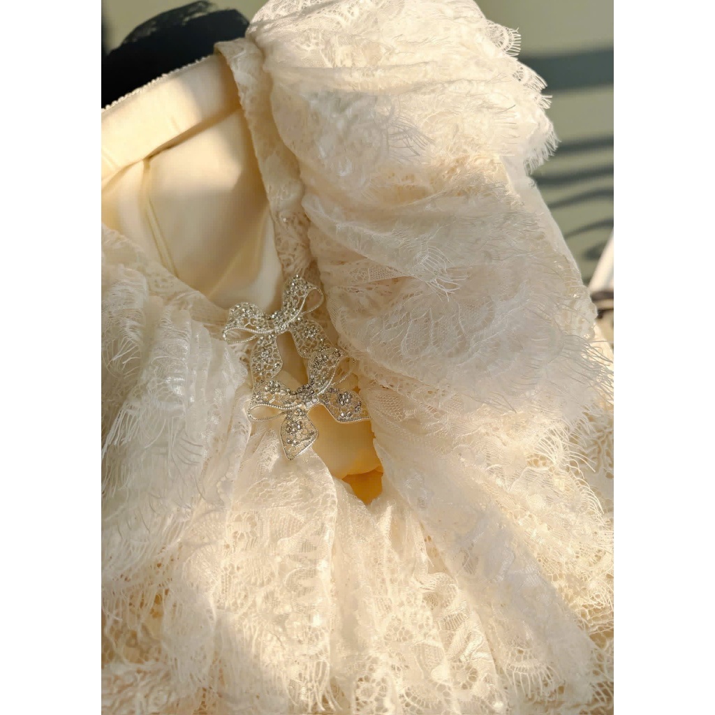 ZIMM STORE-Đầm body ren trắng phối lông vũ tay cánh tiên tiểu thư sang chảnh