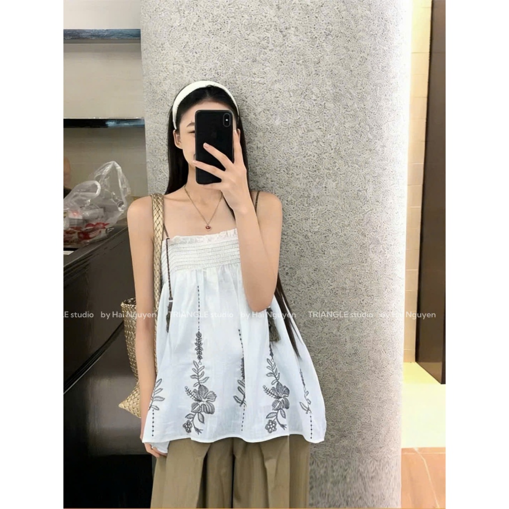 TRIANGLE - Black Flower Top (Cân nhắc kỹ, áo trắng không hoàn) Áo hai dây thêu hoa đen style Hàn thanh lịch và cao cấp