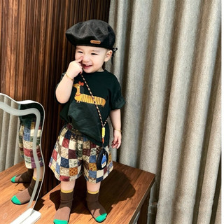 Set áo phông mix quần short hoạ tiết caro phối màu cho bé trai