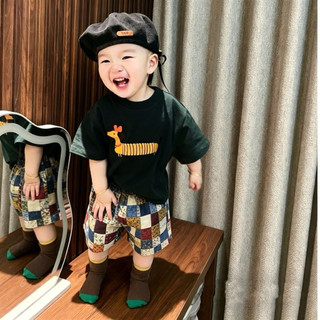 Set áo phông mix quần short hoạ tiết caro phối màu cho bé trai