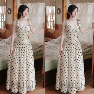 Outfit đi biển cao cấp set áo croptop phối chân váy dài họa tiết chấm bi lớn