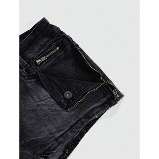 Quần short denim nữ cạp siêu thấp thêu chữ và chữ