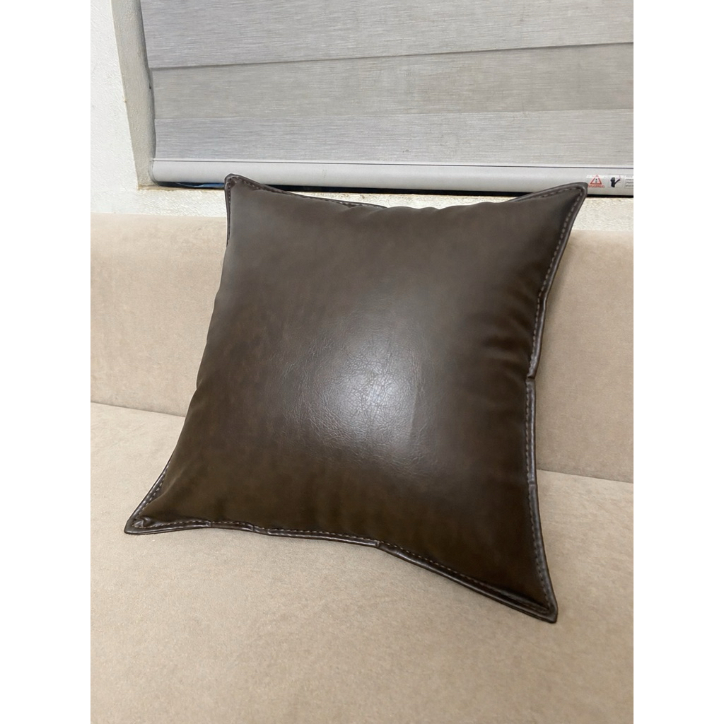 Gối trơn trần viền, Gối ôm, Gối decor phòng khách sang trọng trẻ trung.