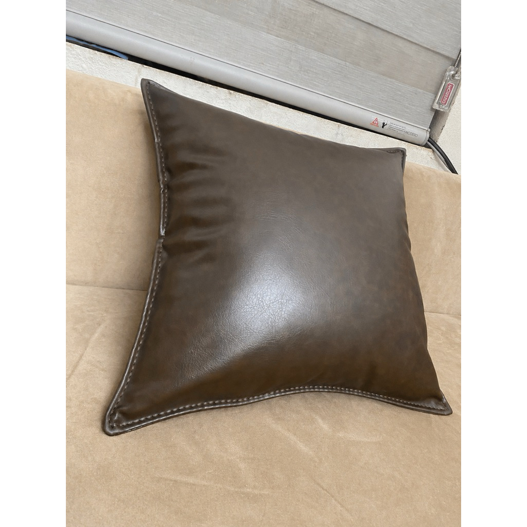 Gối trơn trần viền, Gối ôm, Gối decor phòng khách sang trọng trẻ trung.