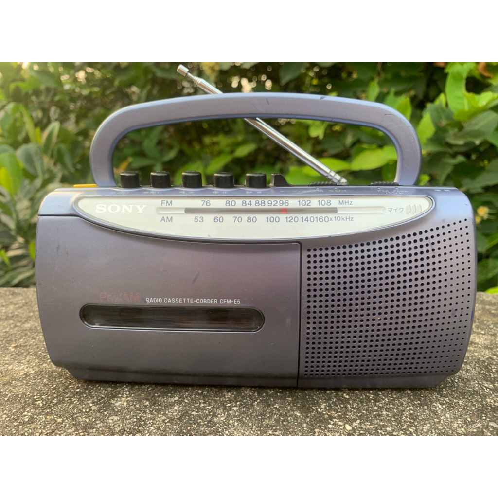 Radio Cassette Sony CFM-E5 hàng bãi Nhật – thiết kế nhỏ gọn màu