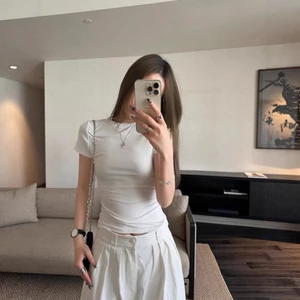 Áo Croptop Nữ Trắng Thun Cộc Tay Co Giãn