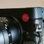 Logo leica kim loại sẵn keo dán