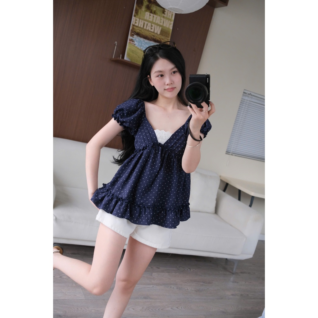 Clara Top (TSW) Áo babydoll cổ V viền bèo tay phồng Nữ the.sweaterweather