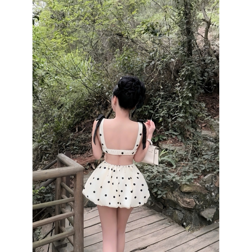 Váy chấm bi 2 dây nơ vai hở lưng xoè bồng V01