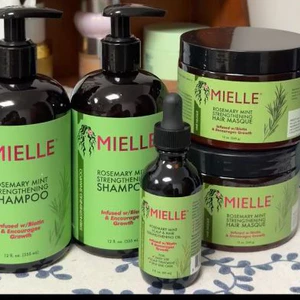 Mielle Rosemary Mint 59ml giúp tóc óng mượt, chống tĩnh điện, bảo vệ tóc khỏi nhiệt và tác nhân môi trường gây hại
