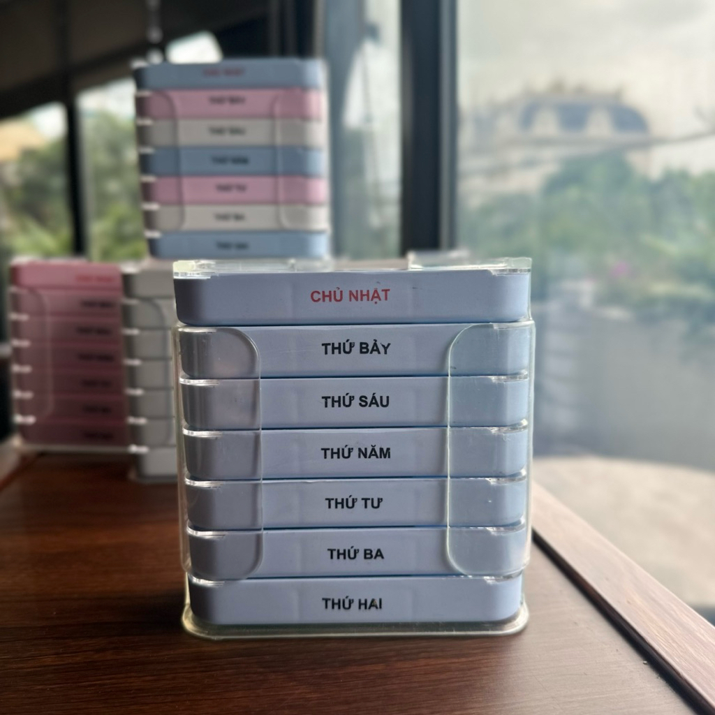 (tặng 1 khay) Hộp đựng thuốc , hộp chia thuốc 7 ngày 3 ngăn sáng trưa chiều Vinasu
