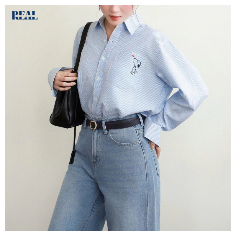 Sơ mi oversized sọc xanh Snoopy form suông rộng REAL CLOTHES, vải cotton xốp thoáng mát, ít nhăn