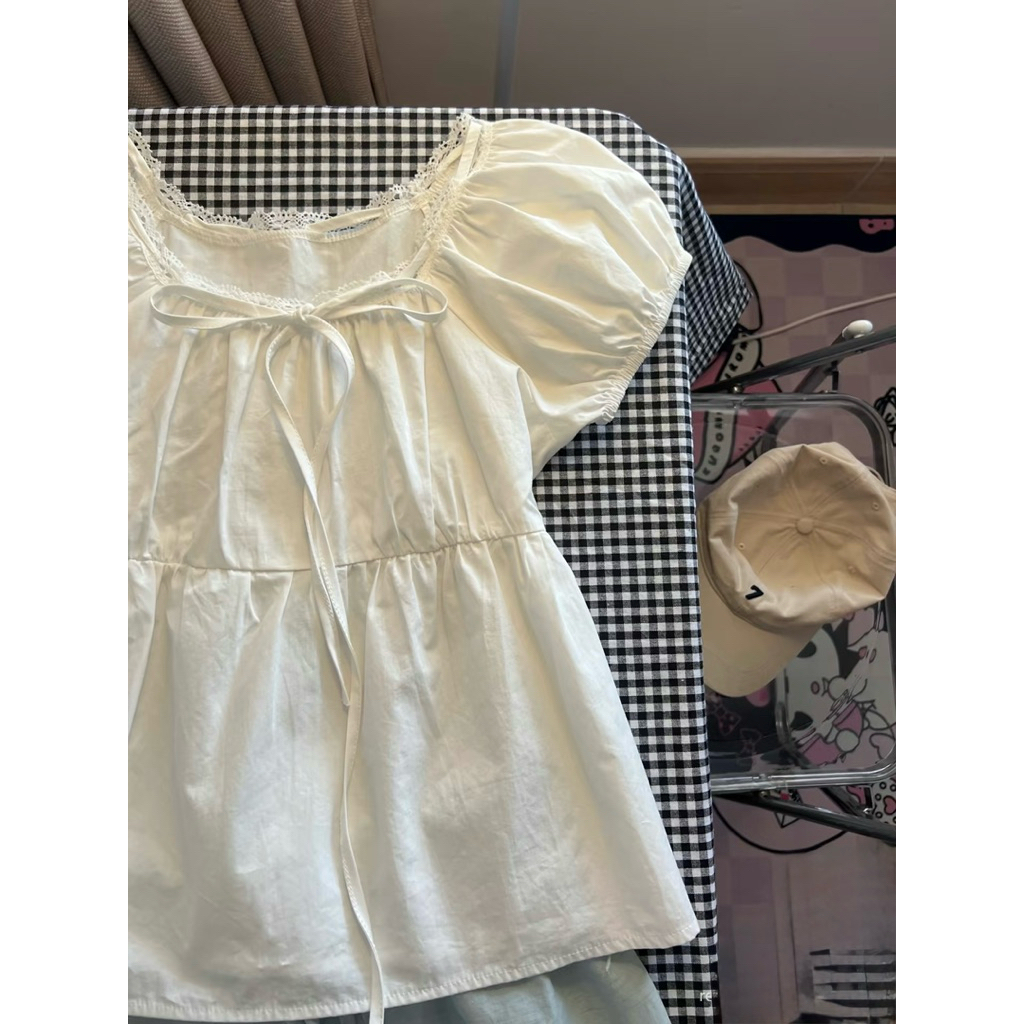 Áo Kiểu Nữ Màu Trắng Cổ Vuông Phối Ren Dây Thắt Nơ Áo Croptop Tay Bồng Bo Chun Eo Phong Cách Tiểu Thư Hàn Quốc
