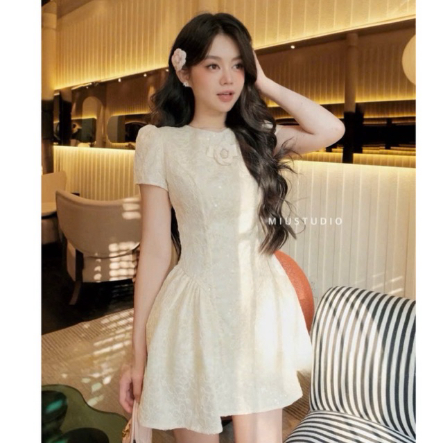 Váy ren tiểu thư chân bồng tay ngắn phối nơ hoa thanh lịch , Đầm dự tiệc dáng xoè công chúa- chất liệu gấm hoa cao cấp