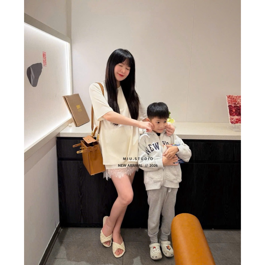MIU.STUDIO • “Alee Set” Set đồ nữ tiểu thư sang chảnh, Áo lụa basic from rộng phối chân váy ngắn viền ren cao cấp