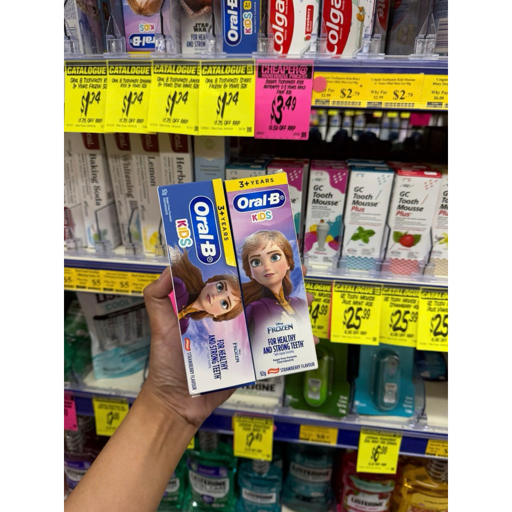 Kem đánh răng trẻ em Oral-B Kids 92g ( Bay Air )