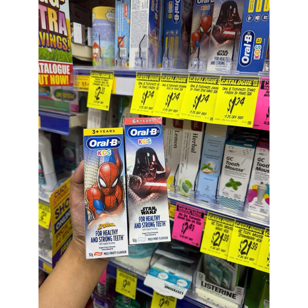 Kem đánh răng trẻ em Oral-B Kids 92g ( Bay Air )