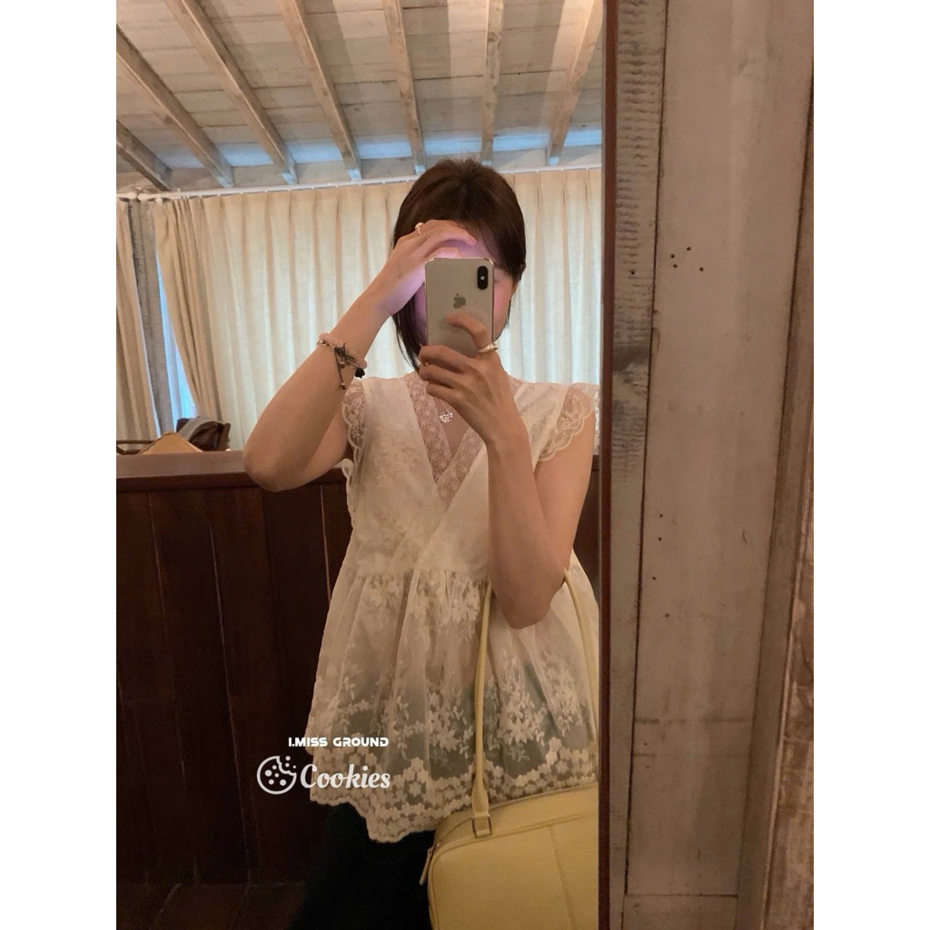 Áo tơ viền ren Imisss cổ V