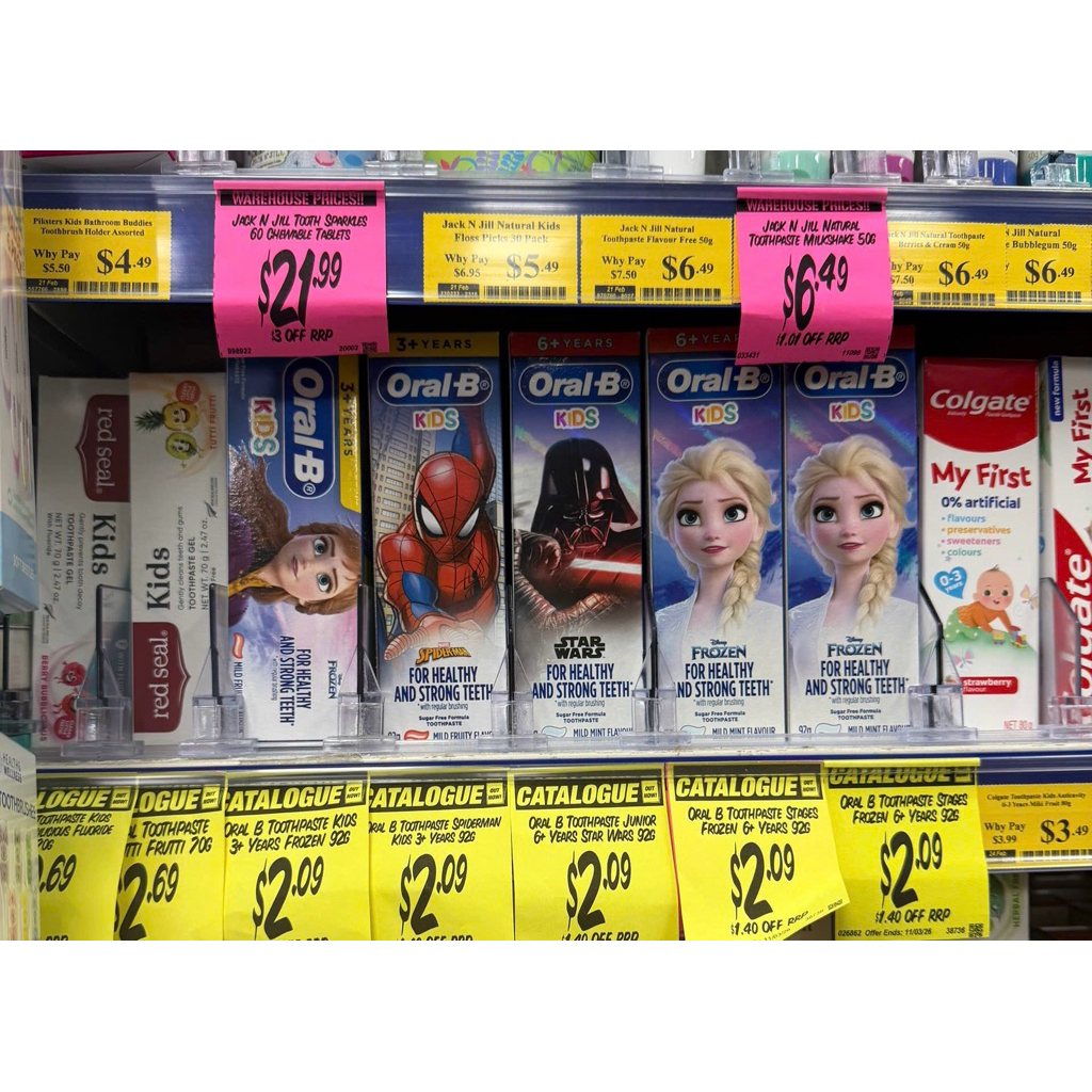 Kem đánh răng trẻ em Oral-B Kids 92g ( Bay Air )