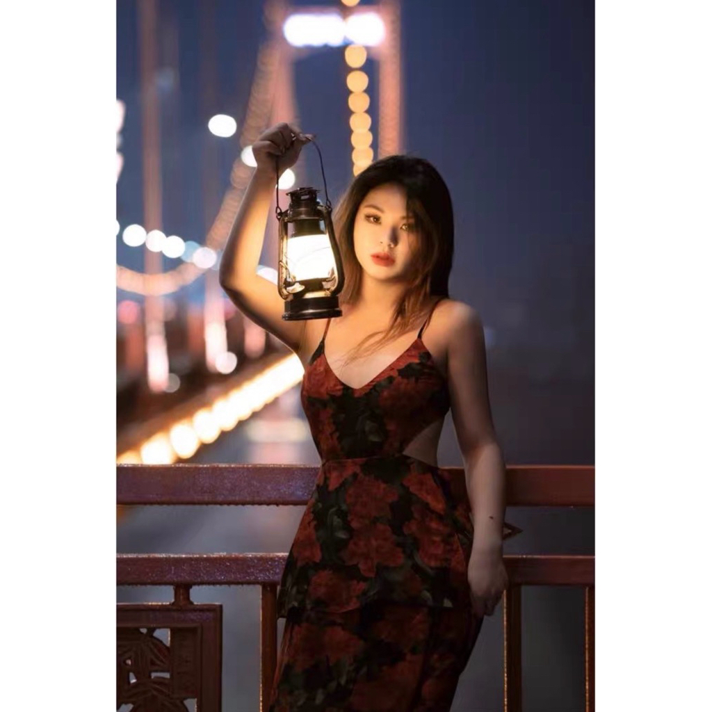Lulus | Đầm maxi hoa hồng đỏ nền đen siêu nổi bật 🥀