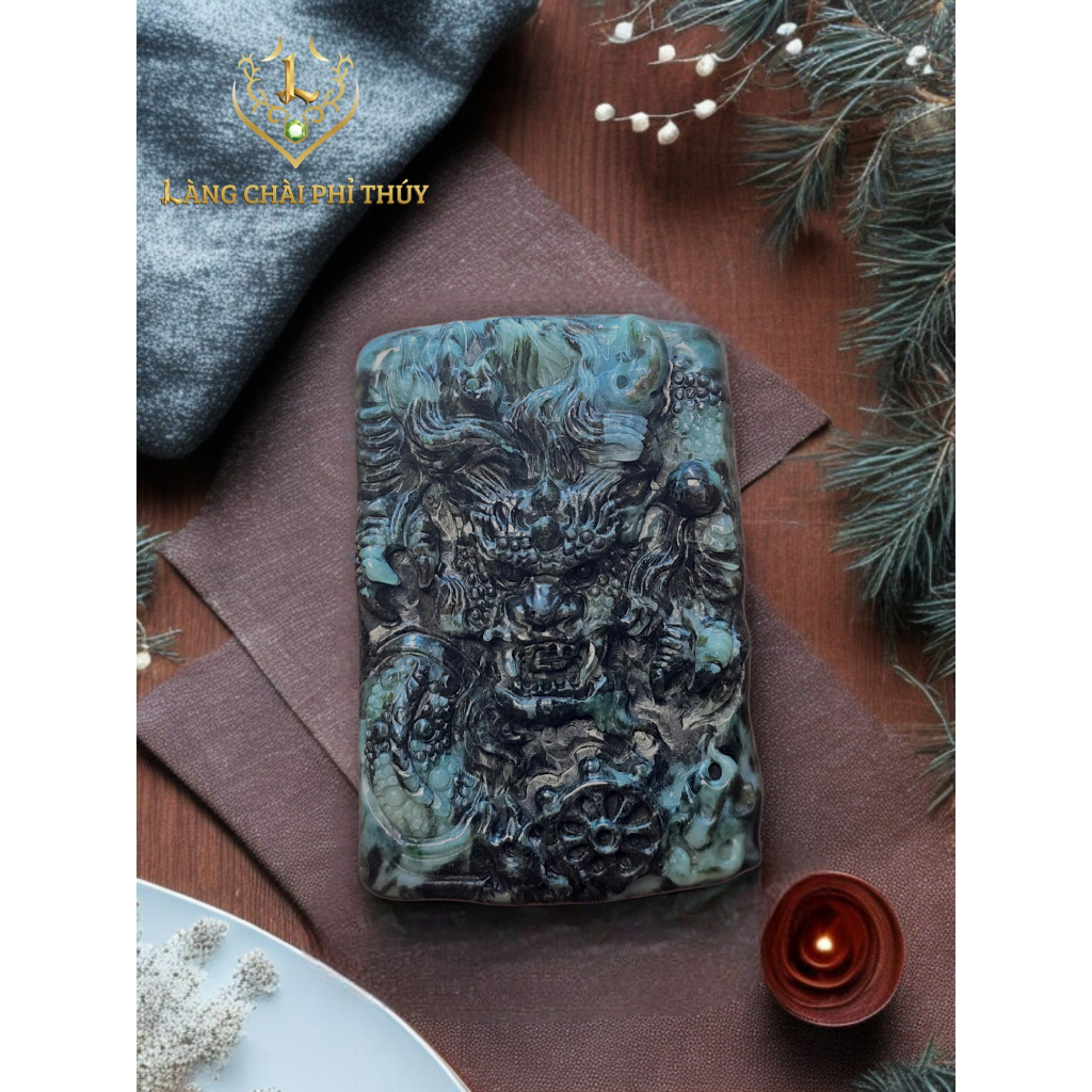 Long bài (龙牌) Phỉ Thúy Gà Đen điêu khắc thủ công - Dây chuyền đá phong thủy