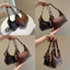 Túi xách kẹp nách màu loang Chi.ô size 24cm TẶNG KÈM CHARM phong cách vintage siêu xinh