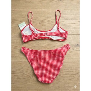 Bikini 2 mảnh đi biển nữ kẻ caro đỏ trắng nổi bật, khuy cài sau, sẵn đệm ngực hàng VNXK