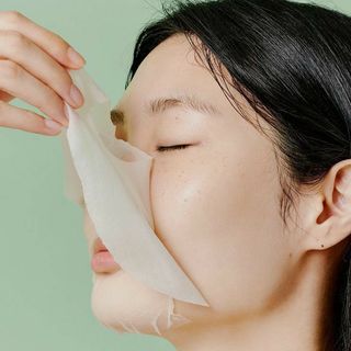 Mặt nạ giấy dưỡng ẩm, dịu da GOODAL Tea Tree Infused Water Mild Sheet Mask chiết xuất trà xanh 20G