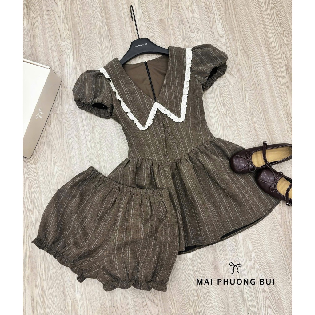 NH CLOTHER -Váy xòe kẻ sọc nâu cổ ren tay bồng và quần short bo gấu