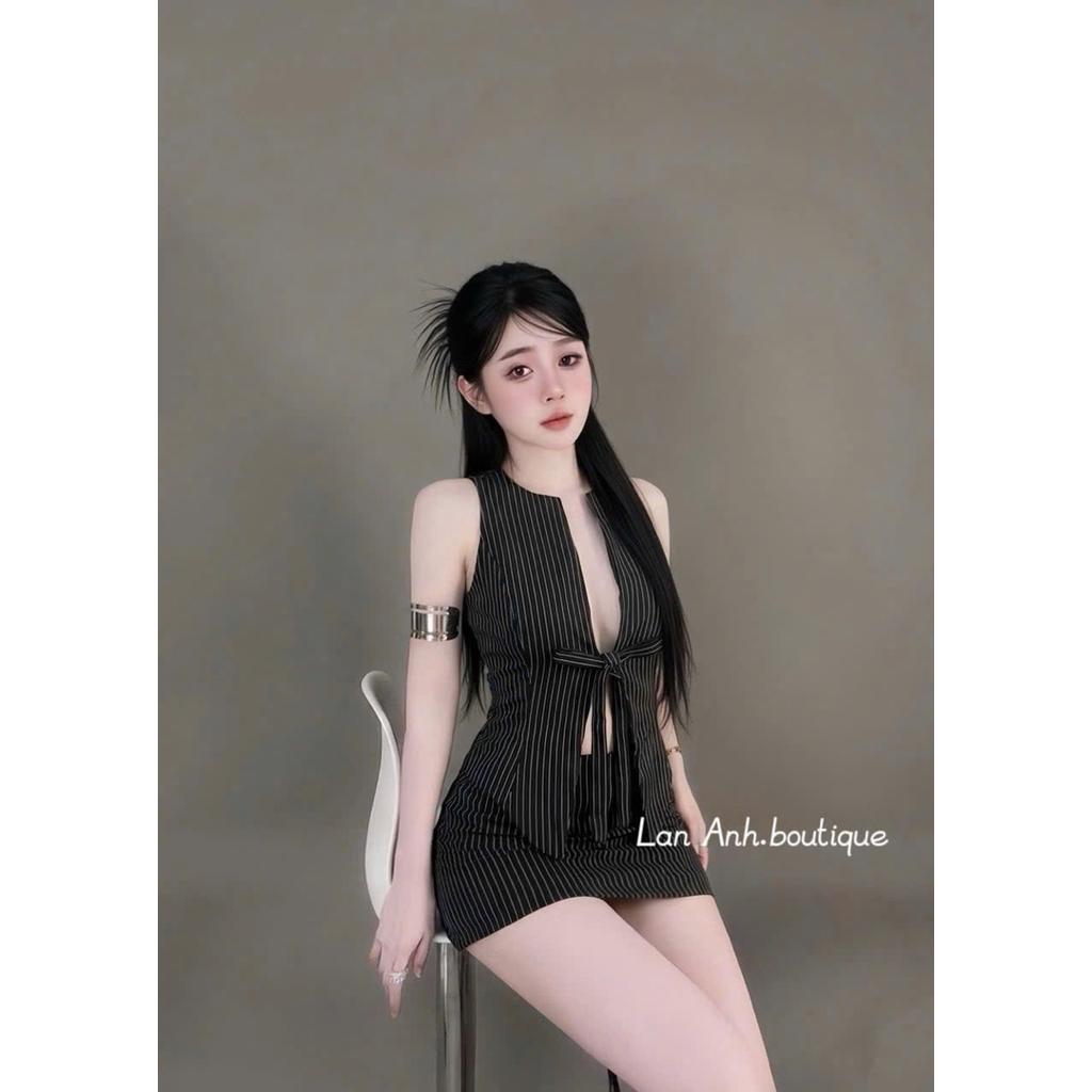 Sét kẻ sát nách mix chân váy cưng xỉu đi chơi