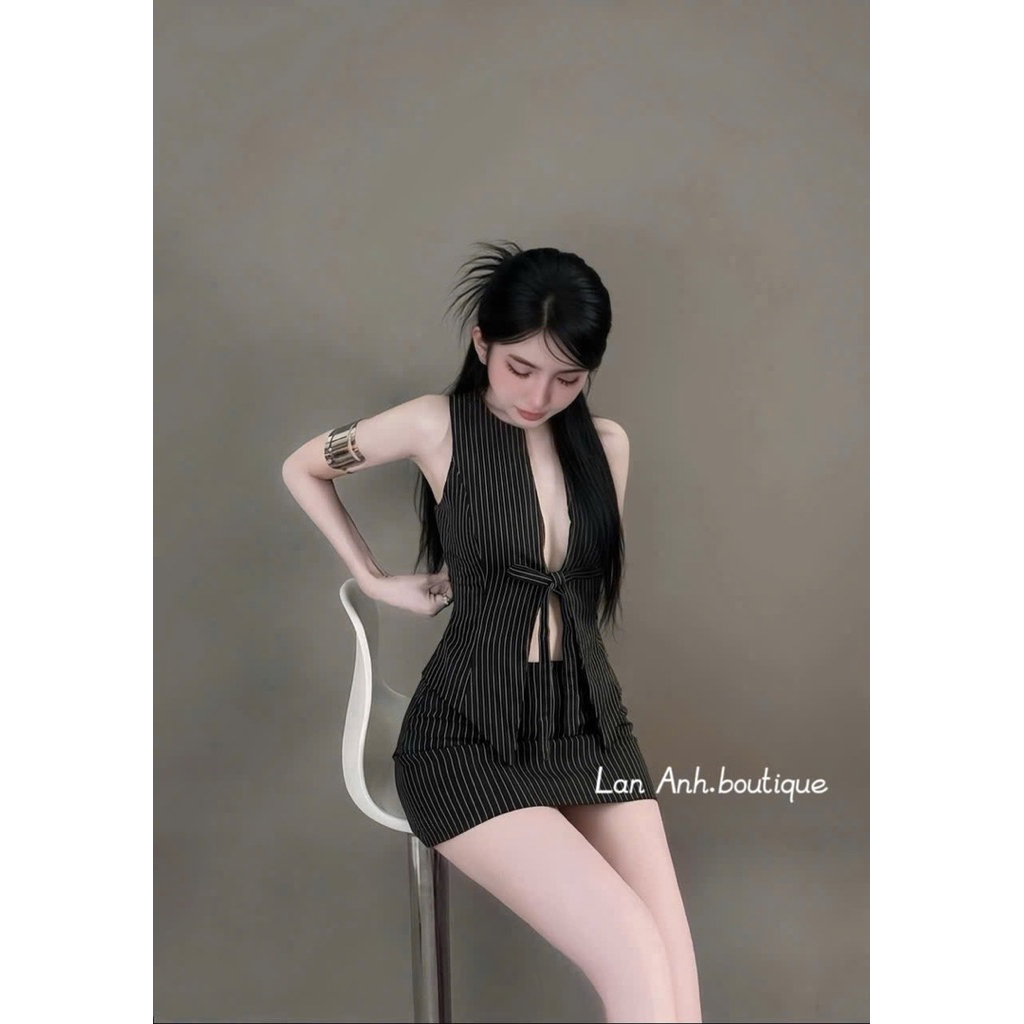 Sét kẻ sát nách mix chân váy cưng xỉu đi chơi