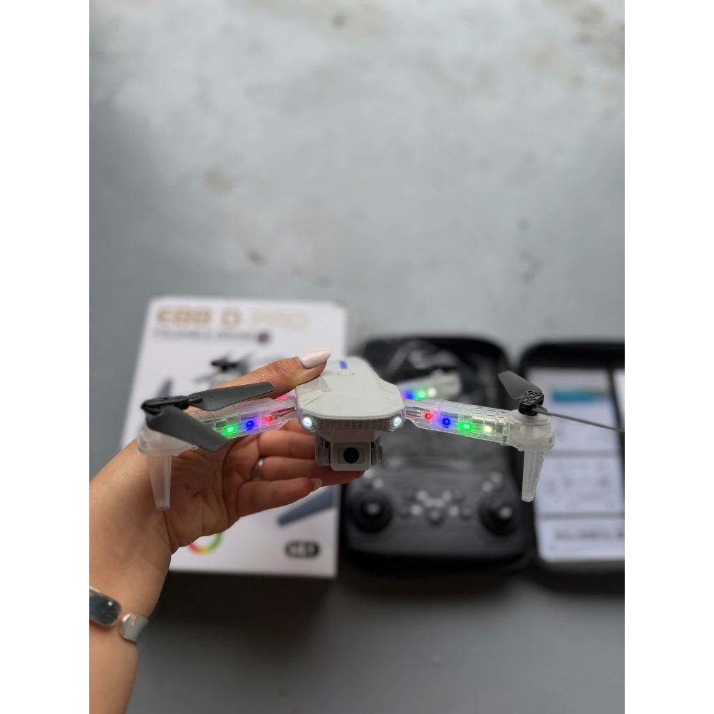 Flycam E88D Camera – Drone Gấp Gọn Có Đèn Cánh, Máy Bay Điều Khiển Từ Xa Mini Giá Tốt