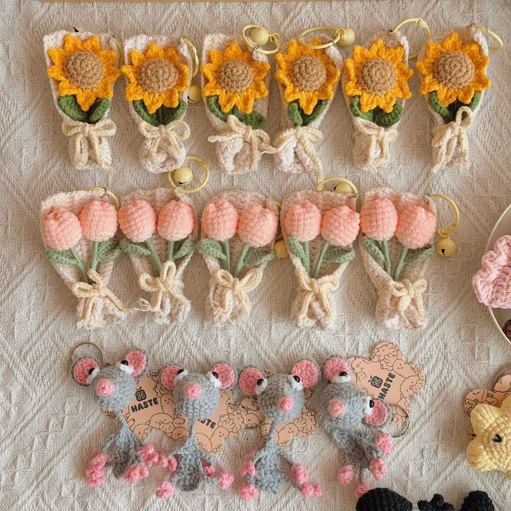 Móc Khoá Len Tổng Hợp Ếch Bó Hoa Mini Tulip Dimsum Há Cảo Mandu Snoopy Ngôi Sao Twinkle Dễ Thương Handmade