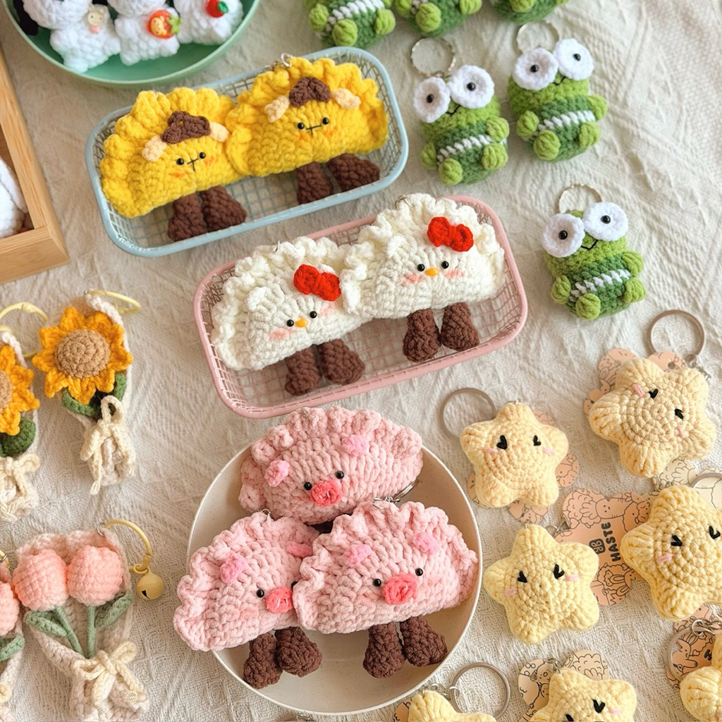 Móc Khoá Len Tổng Hợp Ếch Bó Hoa Mini Tulip Dimsum Há Cảo Mandu Snoopy Ngôi Sao Twinkle Dễ Thương Handmade