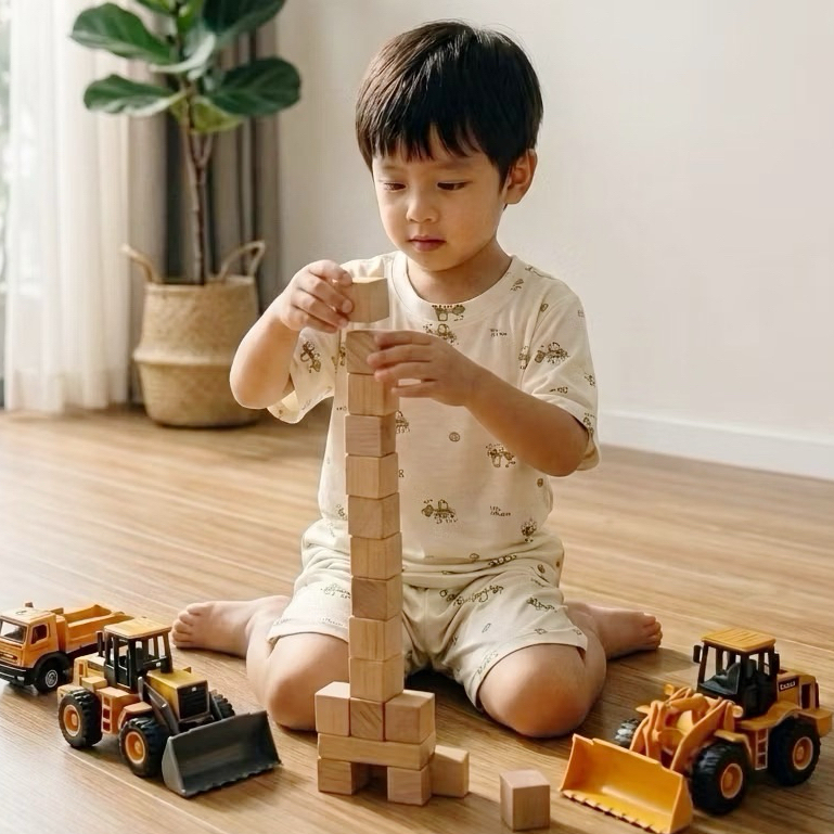 Bộ đùi bé trai mỏng mát lạnh Lá Homewear TCL4, bộ cộc tay cho bé mặc hè hình xe khủng long