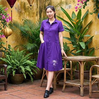 Váy nữ Khánh Linh. Váy nữ thiết kế hoa Sen thêu nổi tỉ mỉ, cổ sơ mi dáng suông, chất đũi Nhật mặc thoáng mát, lên dáng