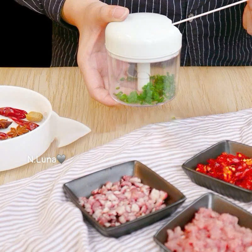 Máy Xay Tỏi Cầm Tay Mini Dụng Cụ Băm Tỏi Kéo Tay Đa Năng Xay Ớt Hành Thịt Rau Củ Nhà Bếp