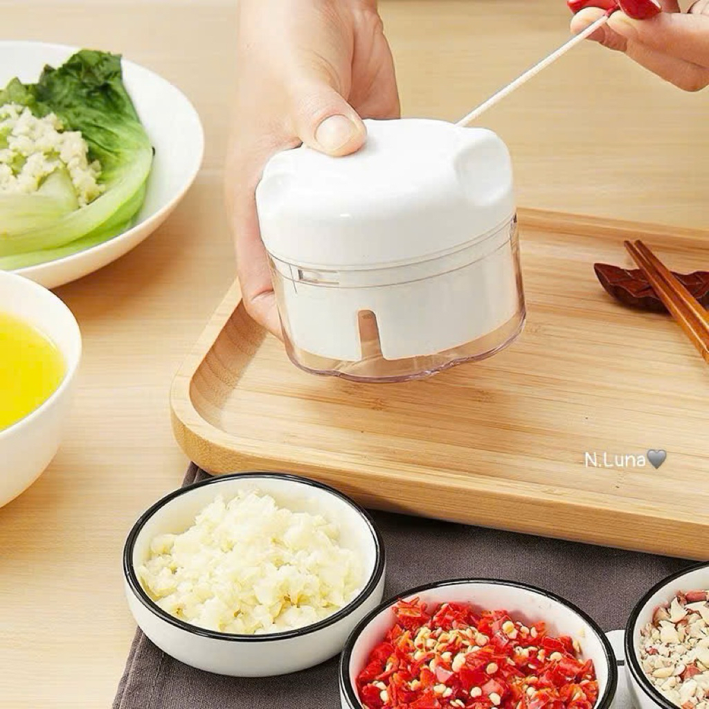 Máy Xay Tỏi Cầm Tay Mini Dụng Cụ Băm Tỏi Kéo Tay Đa Năng Xay Ớt Hành Thịt Rau Củ Nhà Bếp