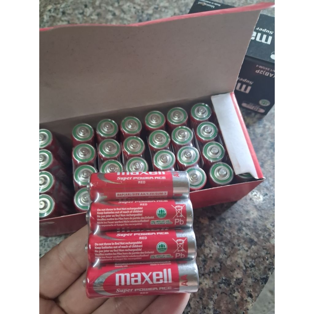 Vỉ 4 Viên Pin AA 1.5v Super Maxell Đỏ