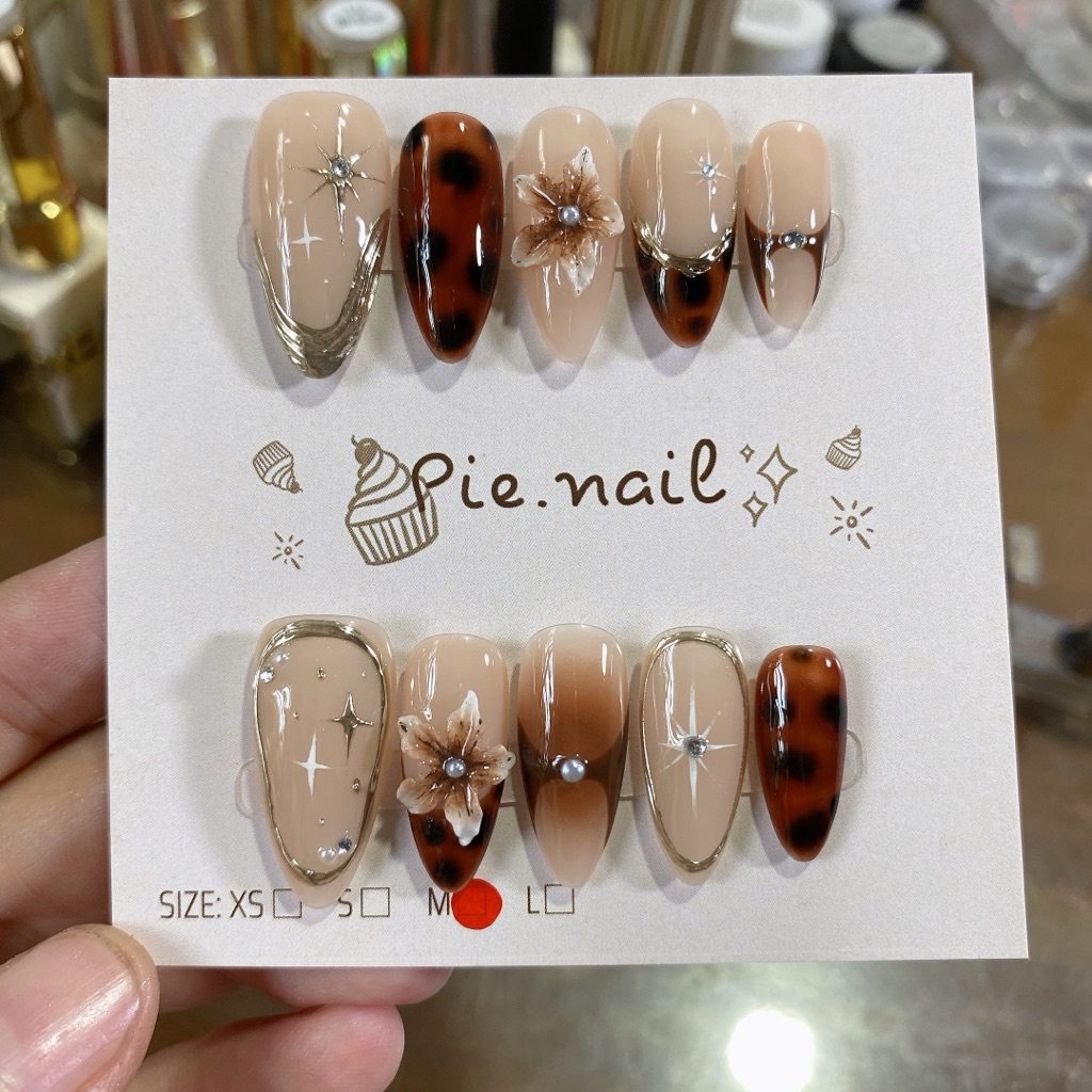 377. nail box nâu mix thạch hổ phách