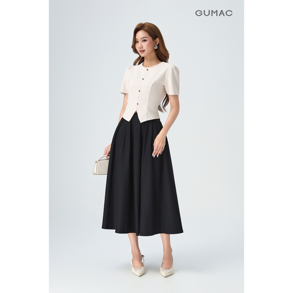 Áo Kiểu Nữ GUMAC Form Lửng Tay Ngắn Thiết Xẻ Lai V Đính Nút Trang Trí Thanh Lịch LAG0414