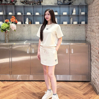 Set chân váy Nữ GUNO tay raglan logo thêu Nơ Cao cấp thời trang vải Modal Cool mềm mát 26VG43