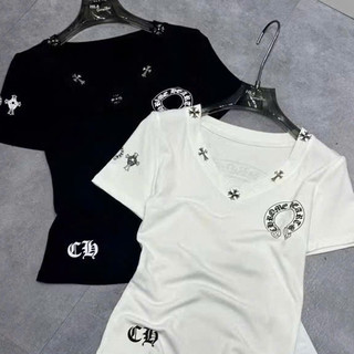 Áo Cổ Tim Thiết Kế Khâu Tay  Hình Chạy Chạy Dọc Cổ Tim Tinh Tế Tạo Nét Streetwear