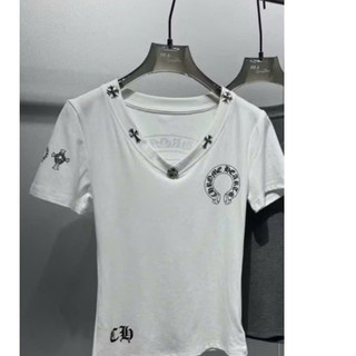 Áo Cổ Tim Thiết Kế Khâu Tay  Hình Chạy Chạy Dọc Cổ Tim Tinh Tế Tạo Nét Streetwear