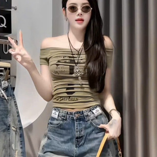 Áo Thun Trễ Vai Thiết Kế Nổi Bật Out Rách Nghệ Thuật Vibe Cá Tính Năng Động