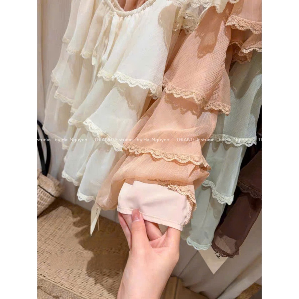 TRIANGLE - Hot Summer Top (Cân nhắc kỹ, return is not welcomed) Áo tơ phối viền ren tay cánh tiên style Hàn nữ tính
