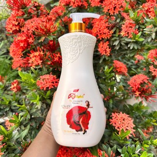 Sữa tắm Delight hương hoa hồng Vitamin E thể tích 1200ml
