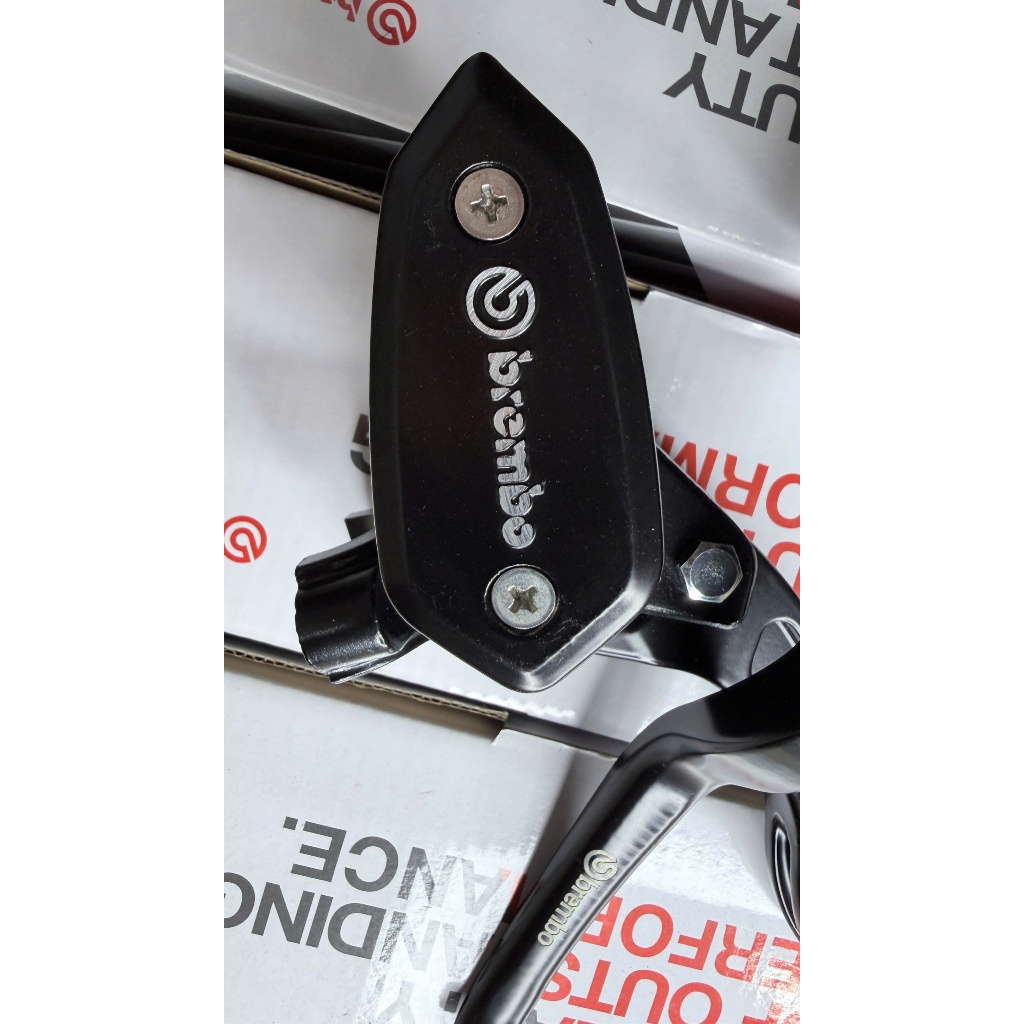 Tay phanh tay côn bình dầu liền Brembo nhôm CNC (mong ACE ủng hộp shop)
